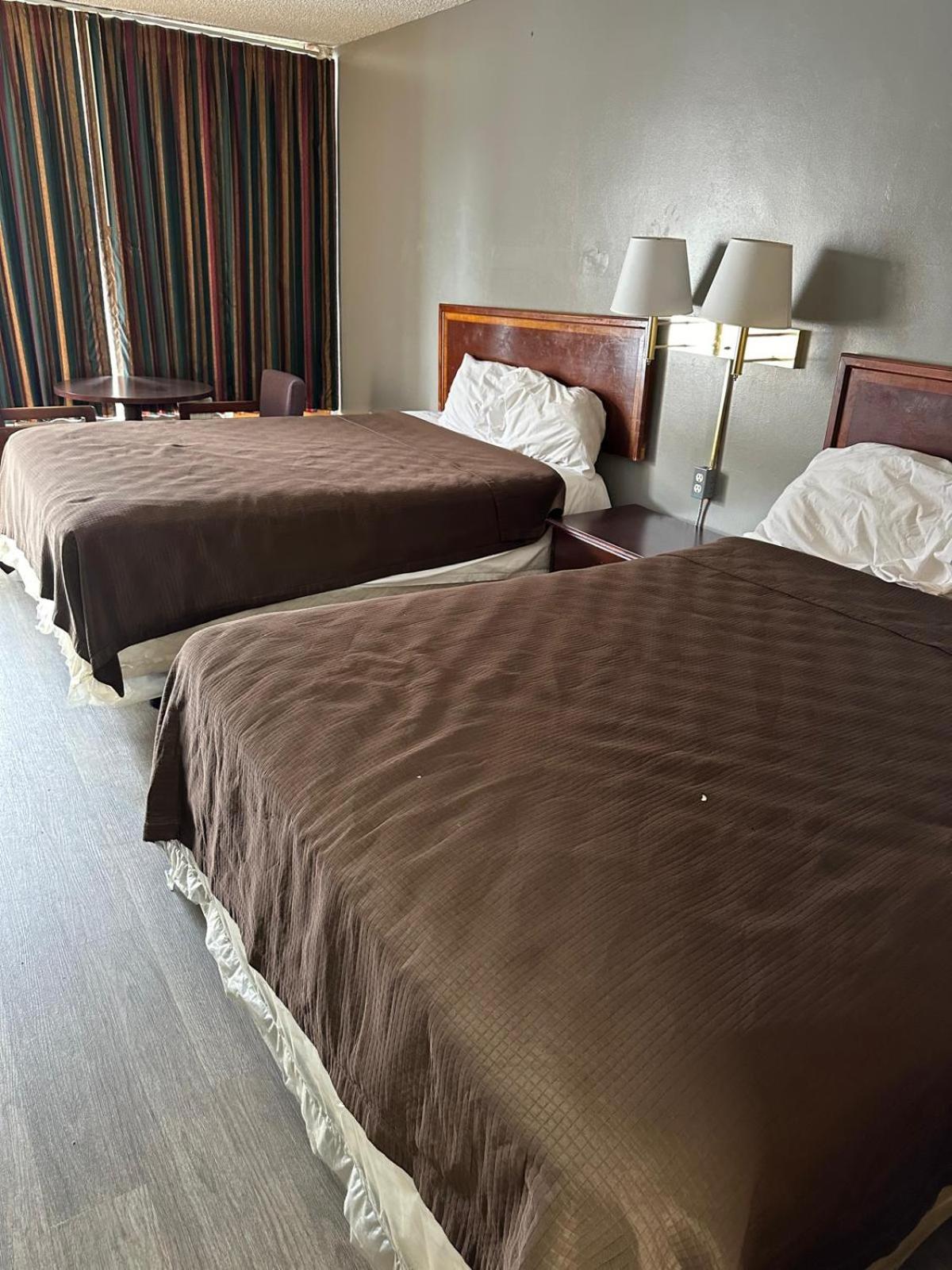 College Inn Spartanburg Bagian luar foto