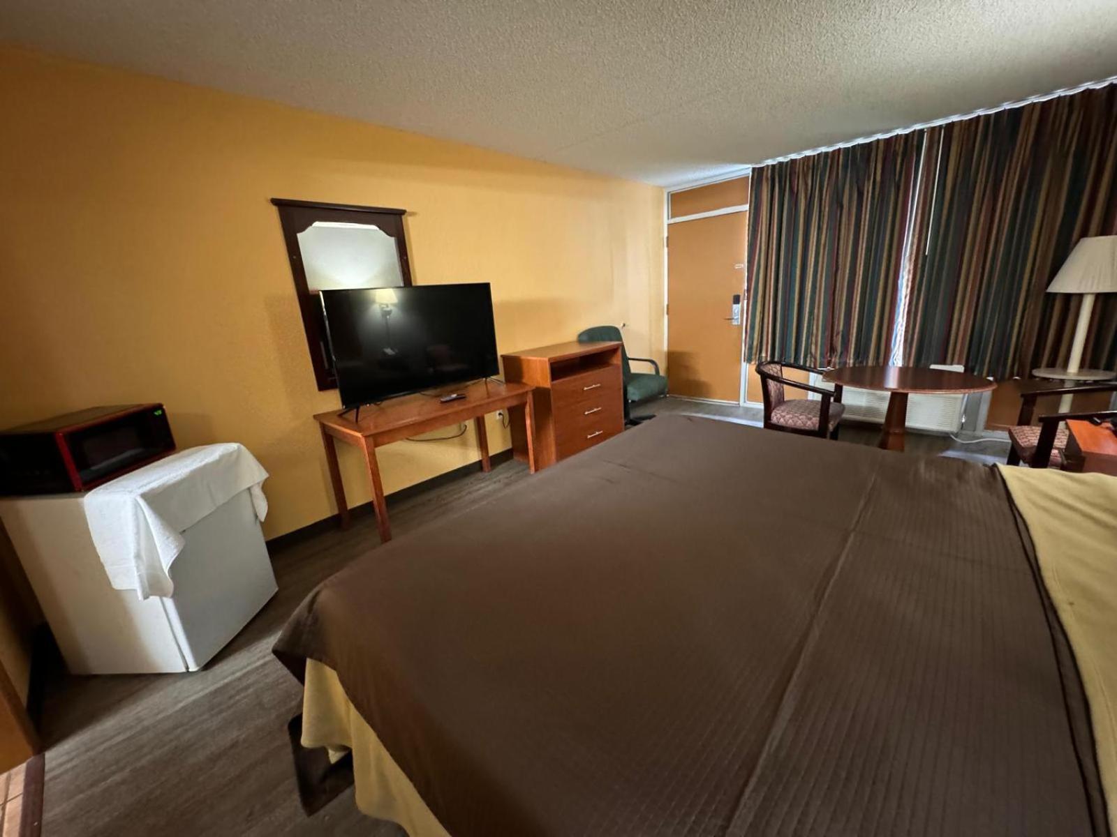 College Inn Spartanburg Bagian luar foto