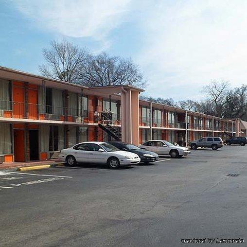 College Inn Spartanburg Bagian luar foto